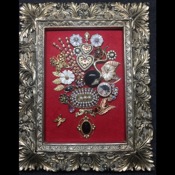 Other - ❤️HOST PICK❤️ FRAMED JEWELRY ART  “GOLDEN SERPENT”